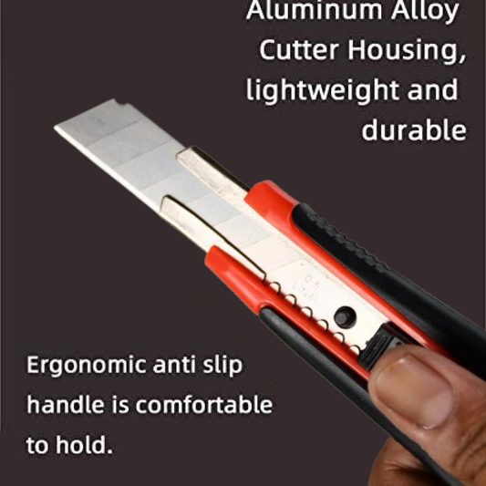 Ergonomic rubber grip handle of the cutter knife for comfortable use.
