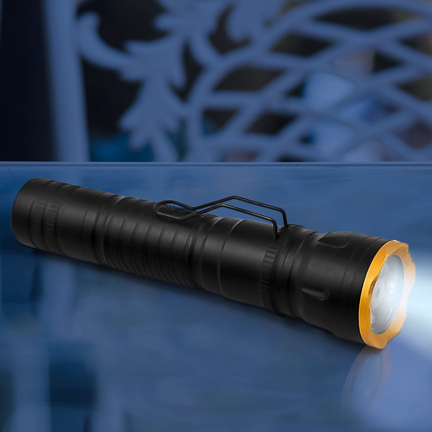 2in1 5 LED With 1 Laser Light PortableÂ Mini Torch / Flashlight LED Powerful High Lumens Pen Light with Clip, Portable Pocket Compact Torch for Emergency A Battery operated (1 Pc / Battery not included)