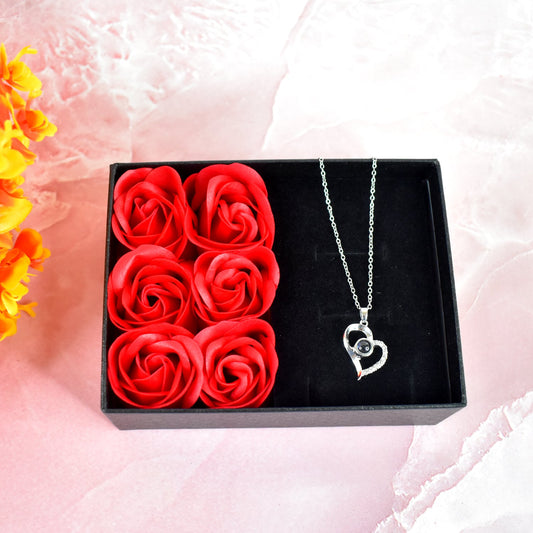Handmade eternal rose gift box with âI Love Youâ necklace inside