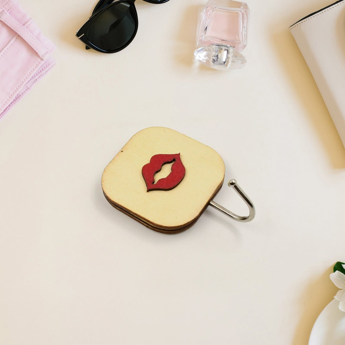 Wooden Cartoon Wall Hook ? Kids Room & Bathroom Storage Hook